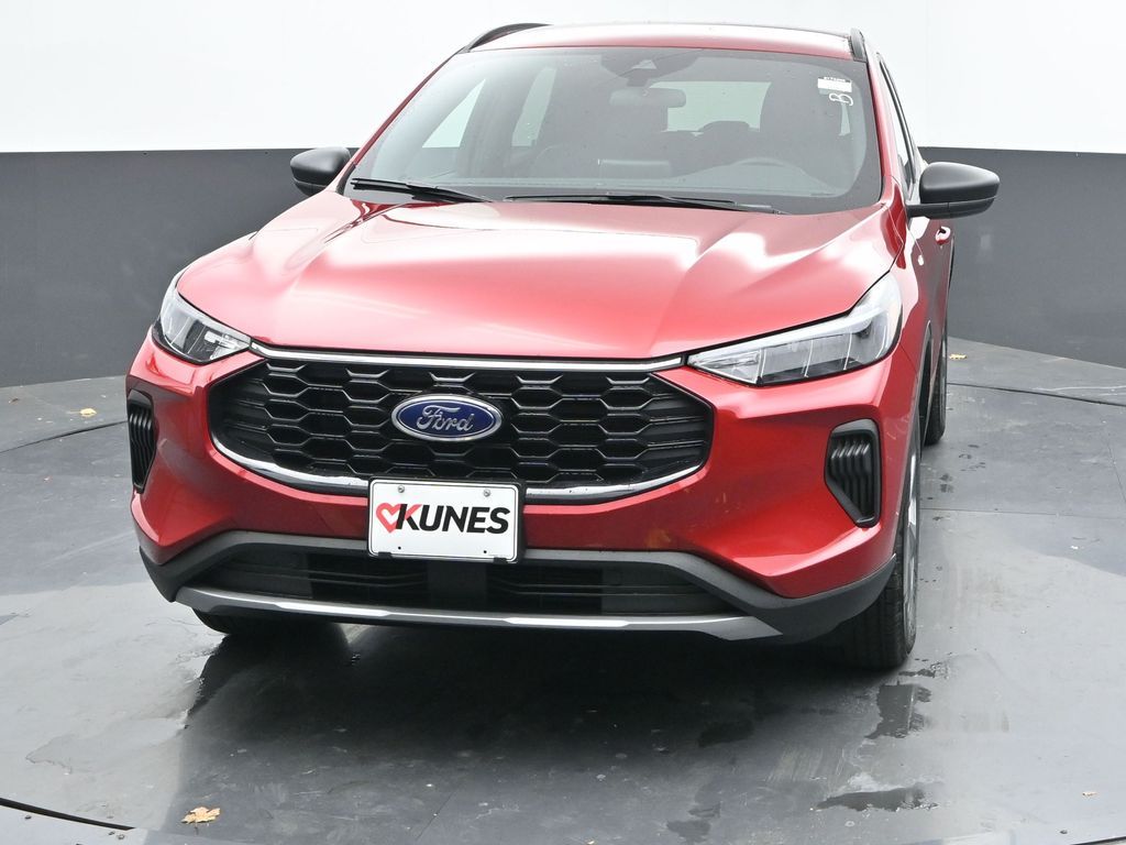 2026 Ford Escape ST-Line photo 3