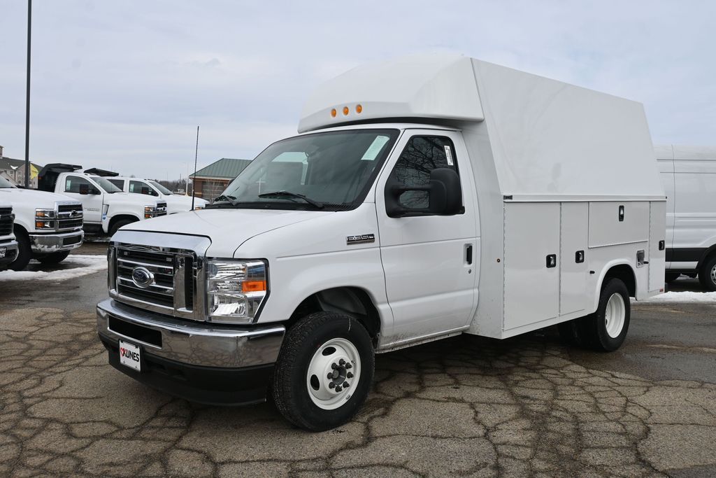 2025 Ford E-Series Cutaway Base - Photo 10