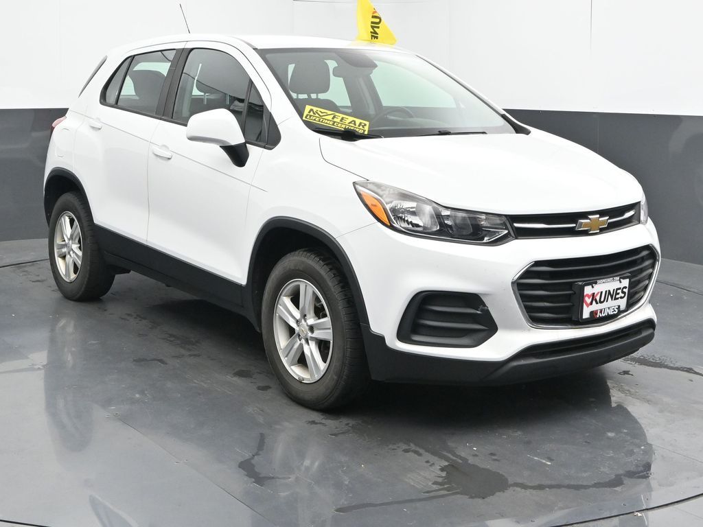 2018 Chevrolet Trax LS photo 2