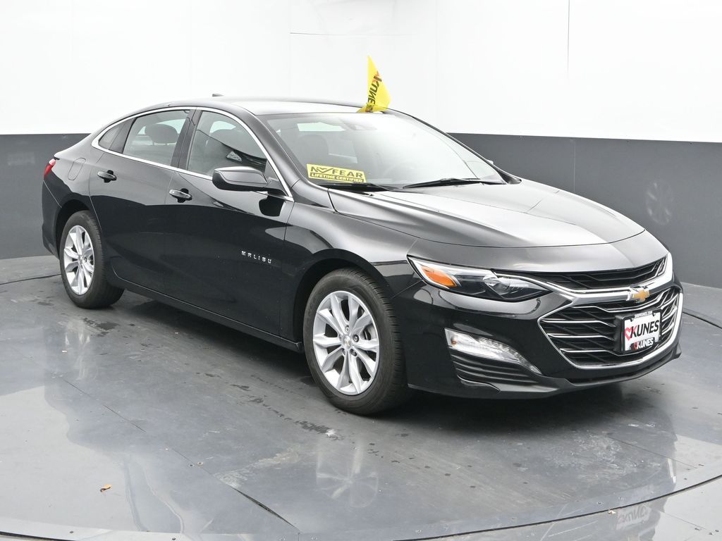 2024 Chevrolet Malibu 1LT photo 3