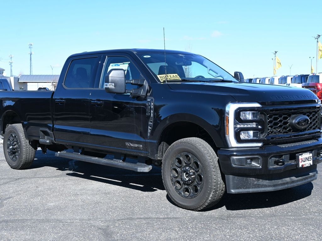 New 2026 Ford F-350 XLT Truck Crew Cab