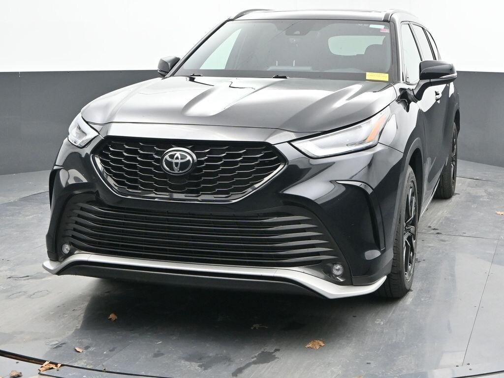 Used 2025 Toyota Highlander XSE SUV