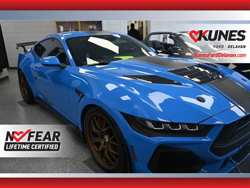 2025 Ford Mustang's photo