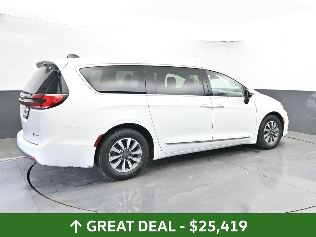 Certified 2023 Chrysler Pacifica Plug-In Hybrid Limited Van Passenger Van