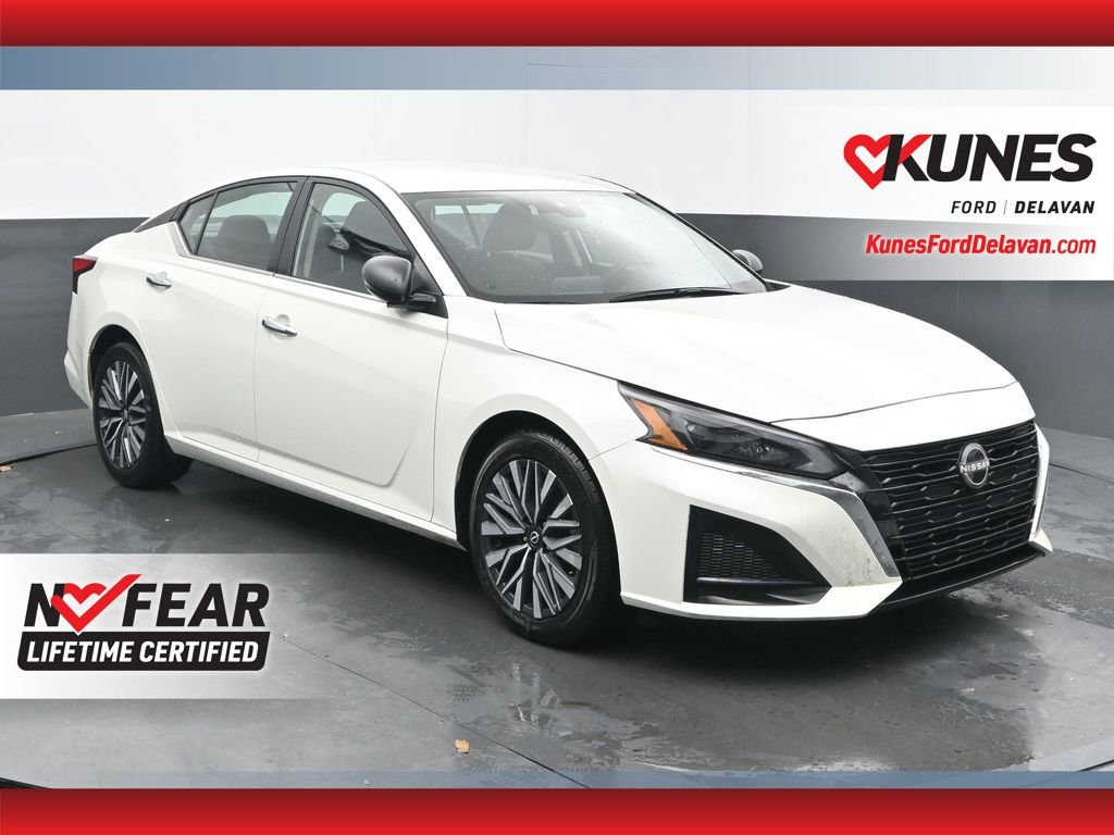 2025 Nissan Altima SV's photo