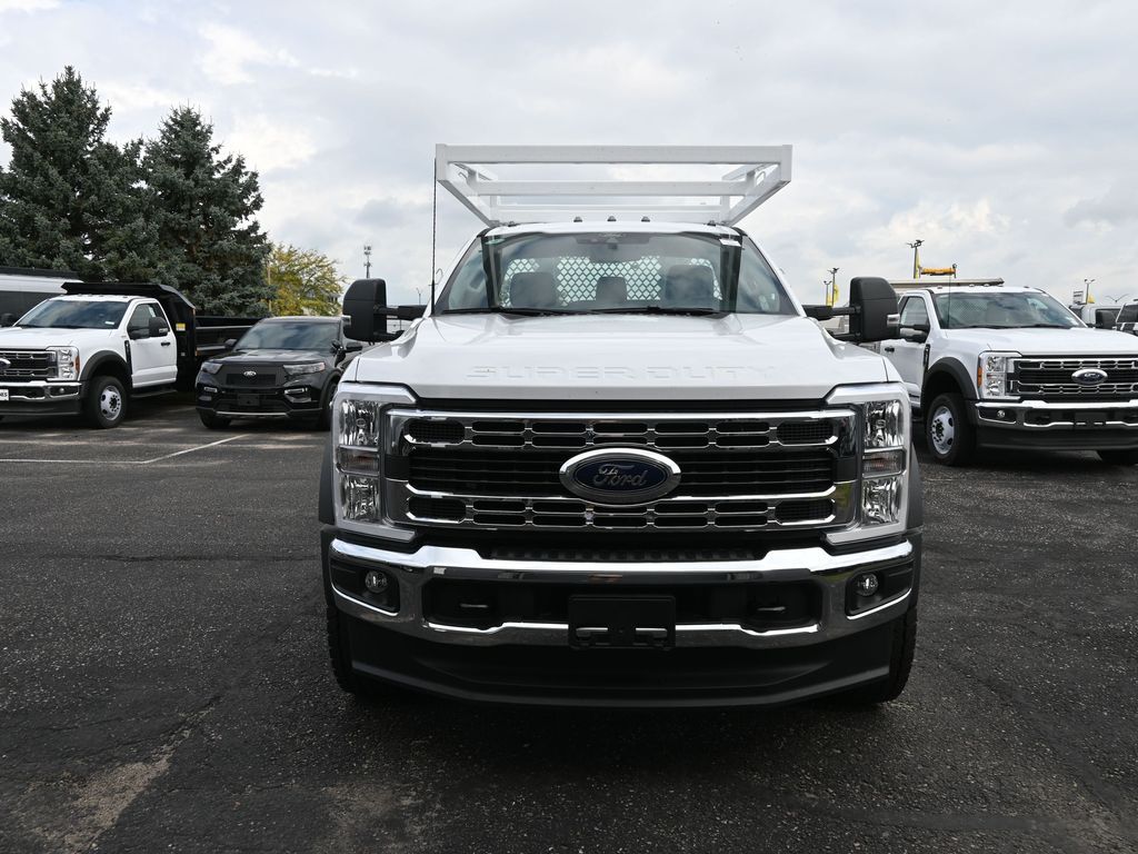 2025 Ford F-600 photo 2