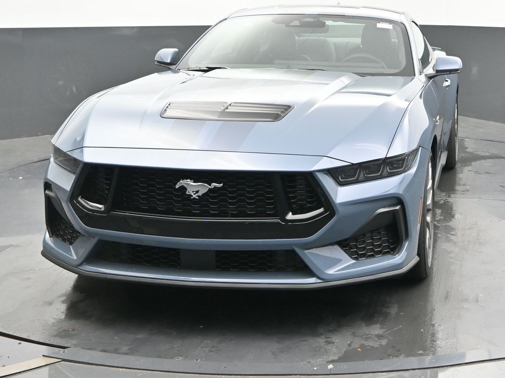 2025 Ford Mustang GT Premium photo 3