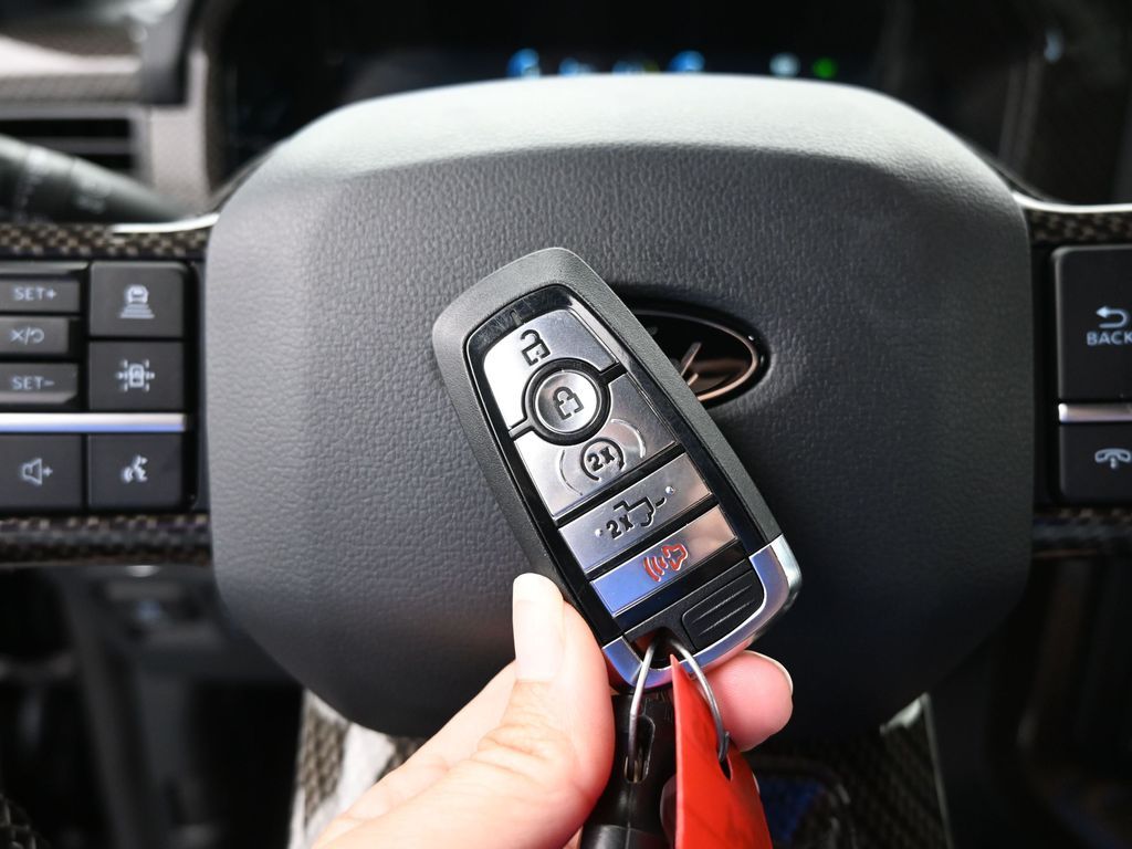 2025 Ford F-150 Lariat - Photo 31