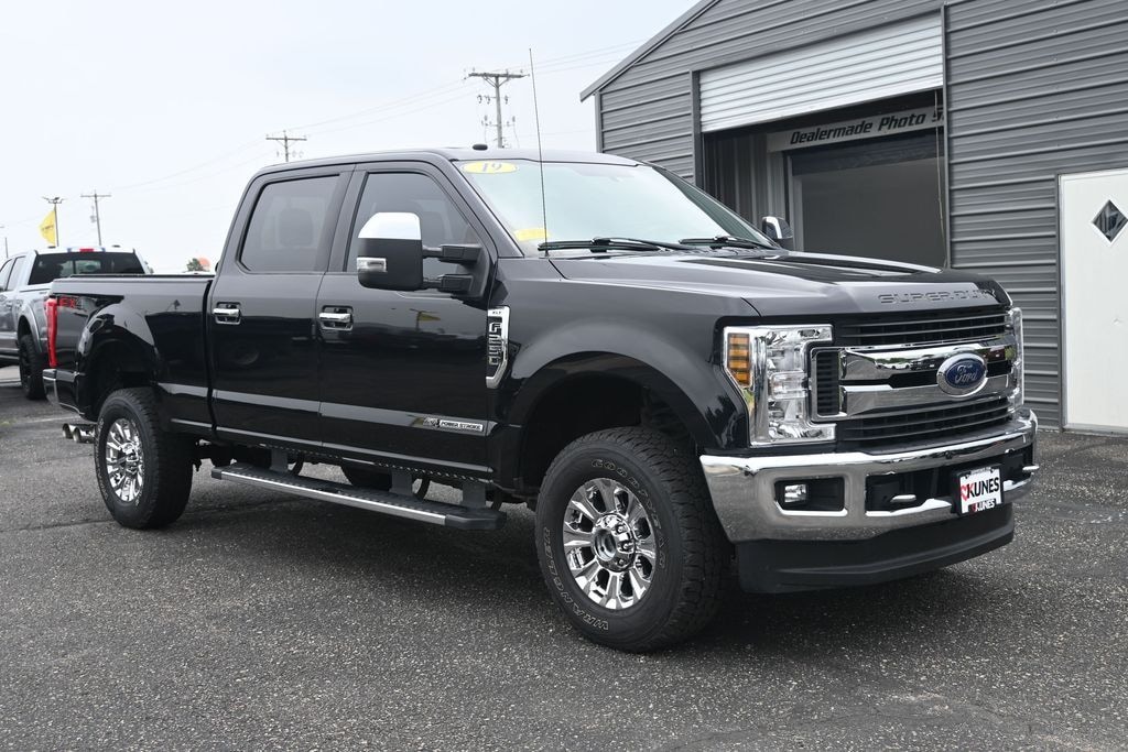 Certified 2019 Ford F-250 XLT Truck Crew Cab