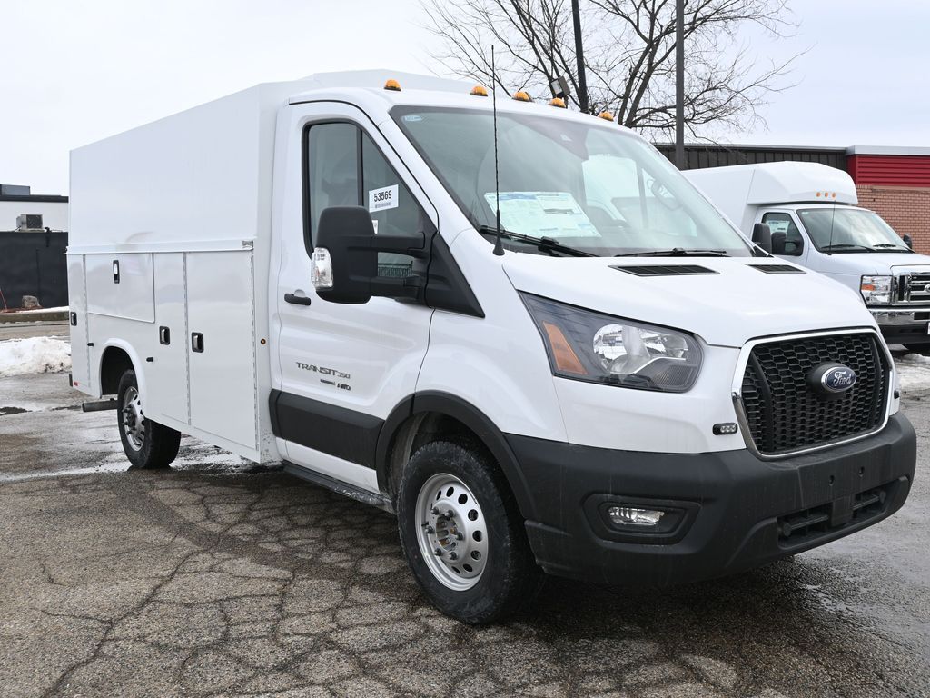 2024 Ford Transit photo 2
