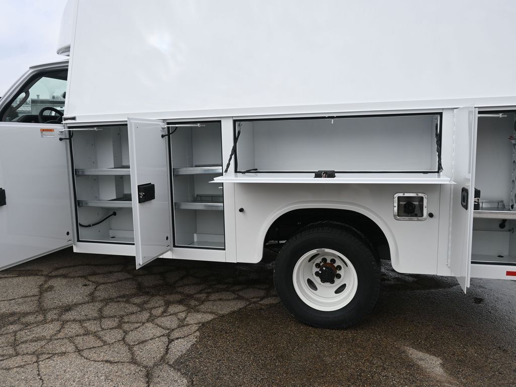 2025 Ford E-Series Cutaway Base - Photo 13