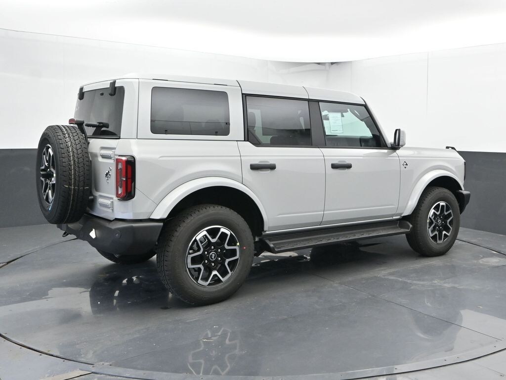 New 2026 Ford Bronco Outer Banks SUV