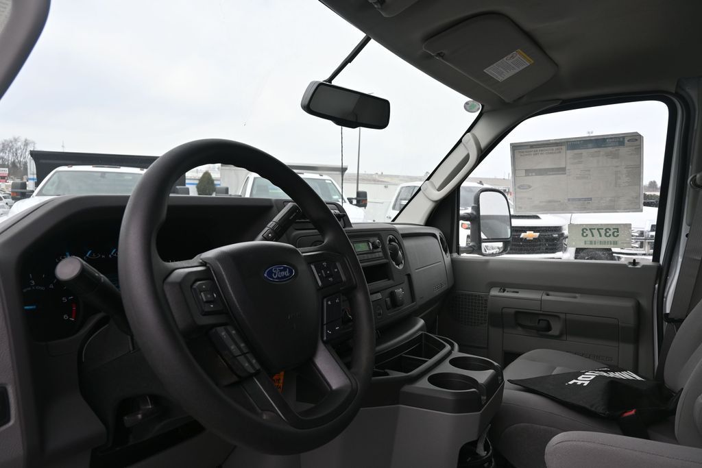 2025 Ford E-Series Cutaway Base - Photo 21