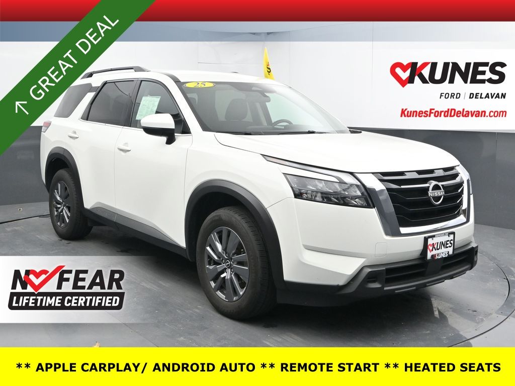 2025 Nissan Pathfinder SV 4WD's photo