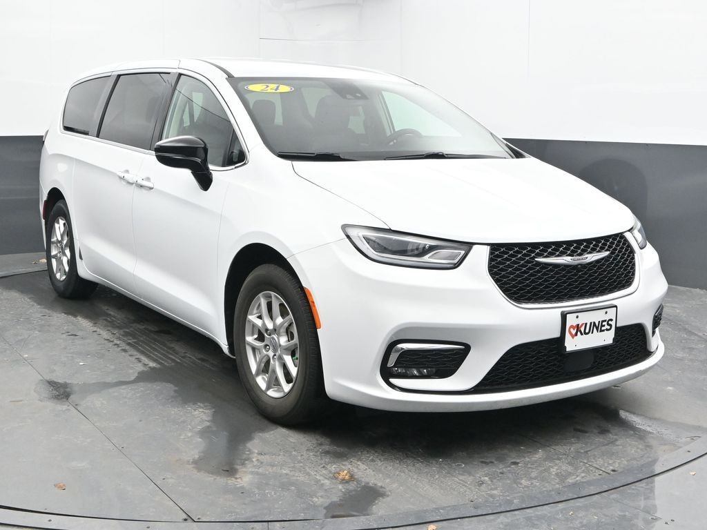 Used 2024 Chrysler Pacifica Touring L Van Passenger Van