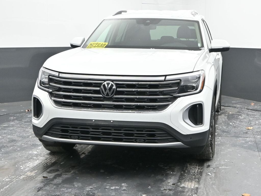 Used 2025 Volkswagen Atlas 2.0T SE w/Technology SUV