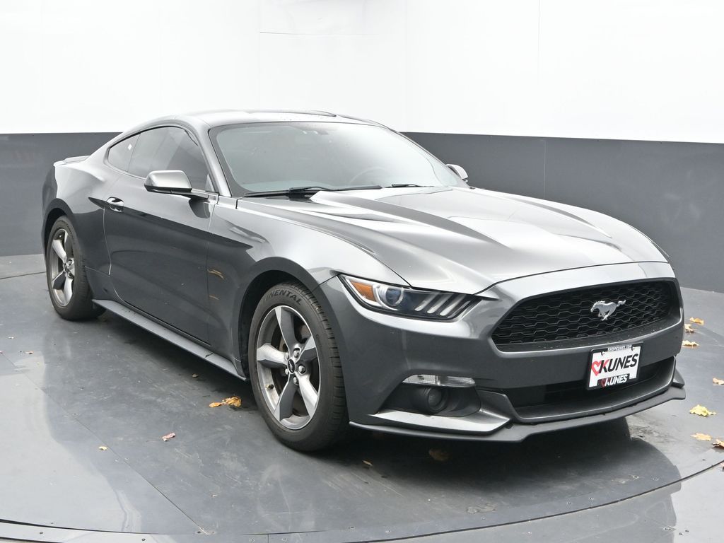 2016 Ford Mustang V6 photo 2