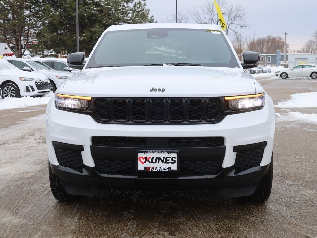 Used 2024 Jeep Grand Cherokee L Laredo SUV
