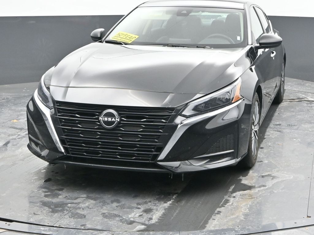 Used 2024 Nissan Altima 2.5 SV Sedan