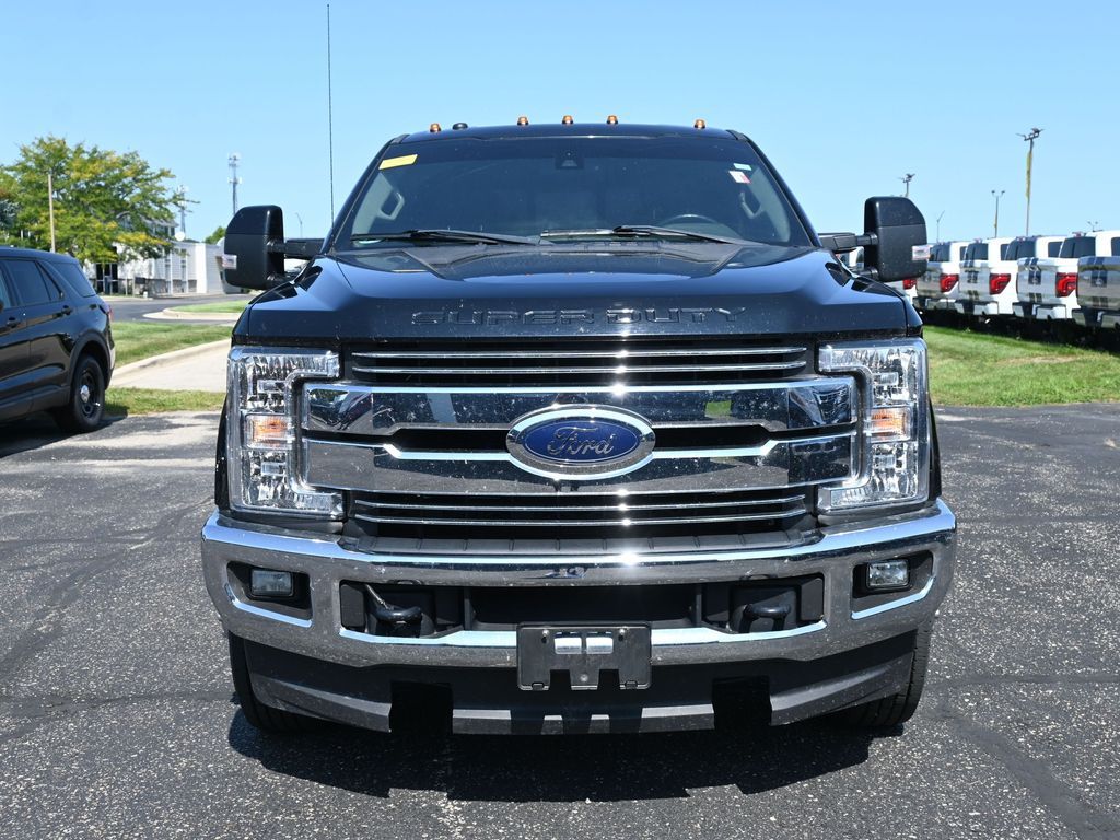 2018 Ford F-350 Lariat photo 2