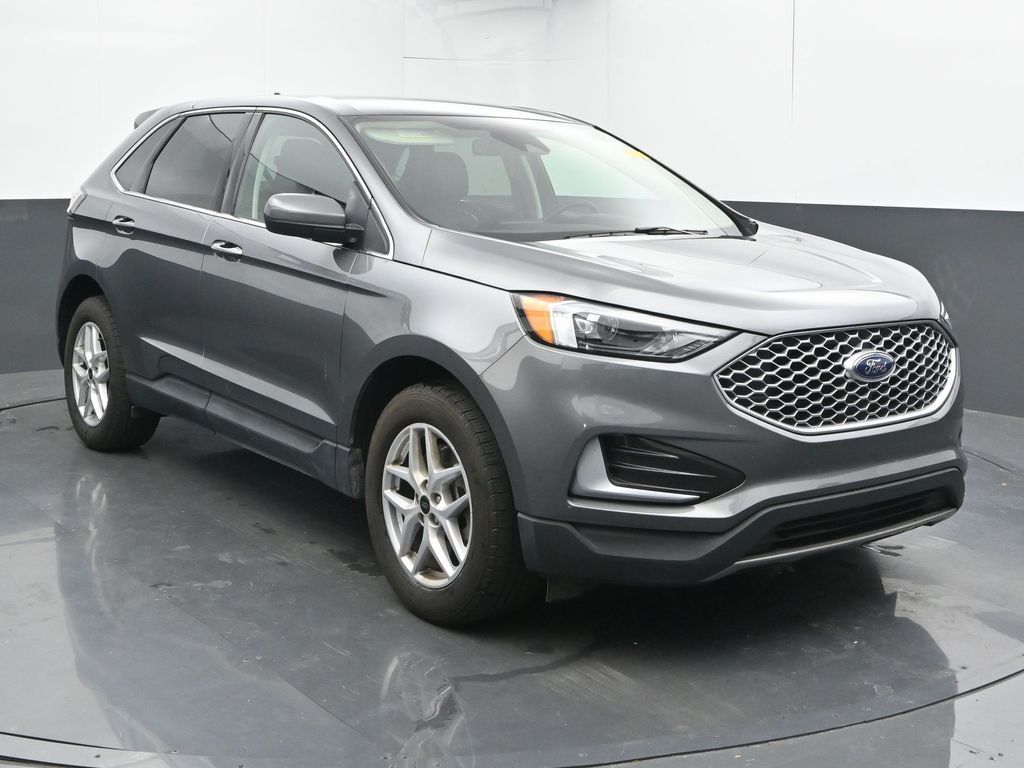 2024 Ford Edge SEL photo 2