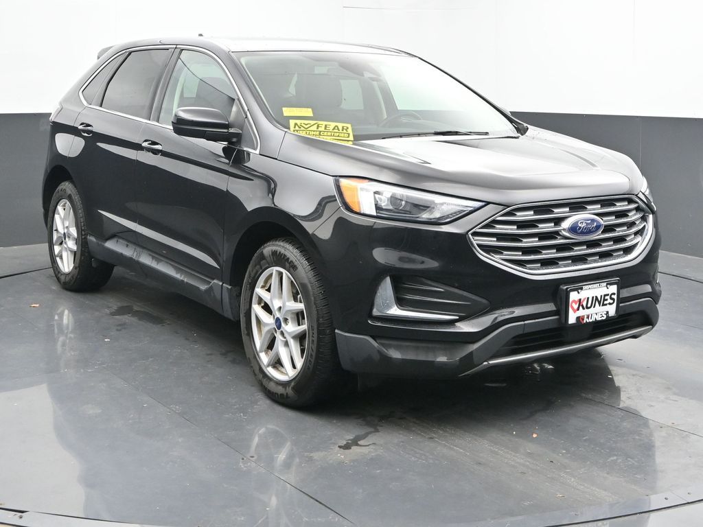 2022 Ford Edge SEL photo 3