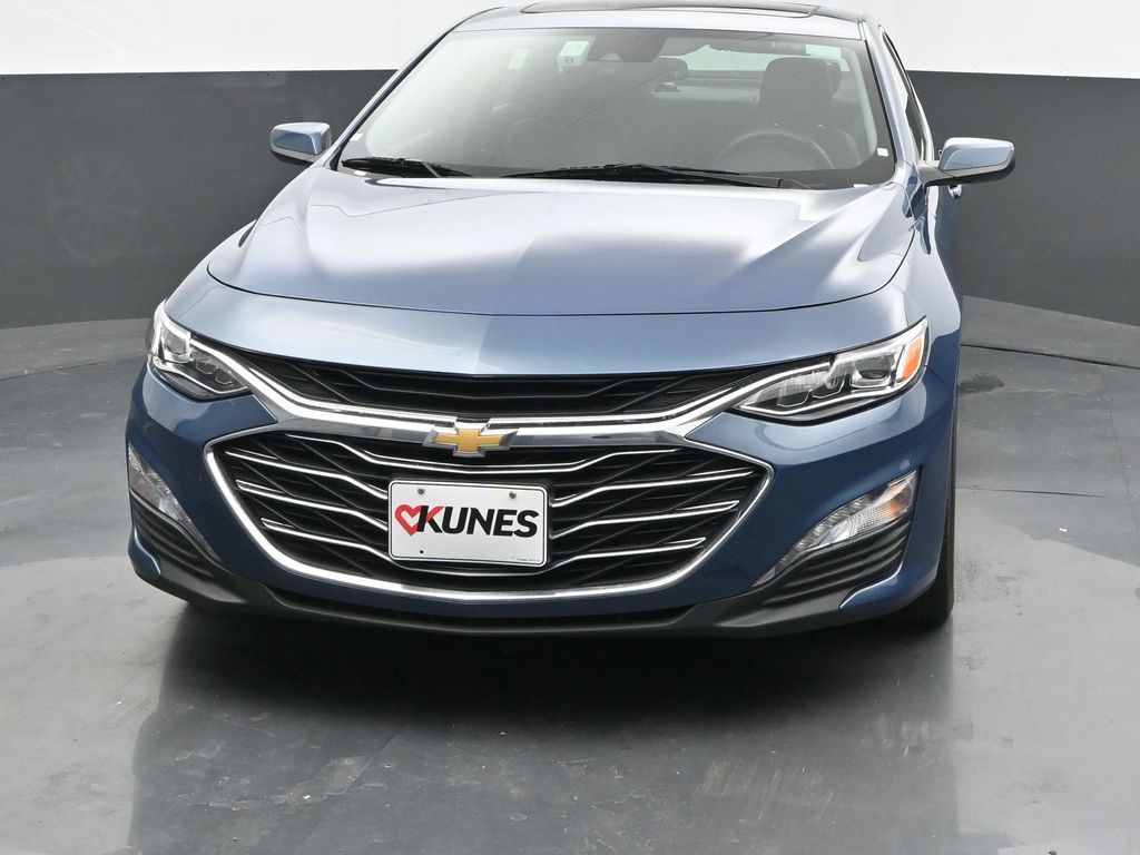 2024 Chevrolet Malibu Premier 2LT photo 3