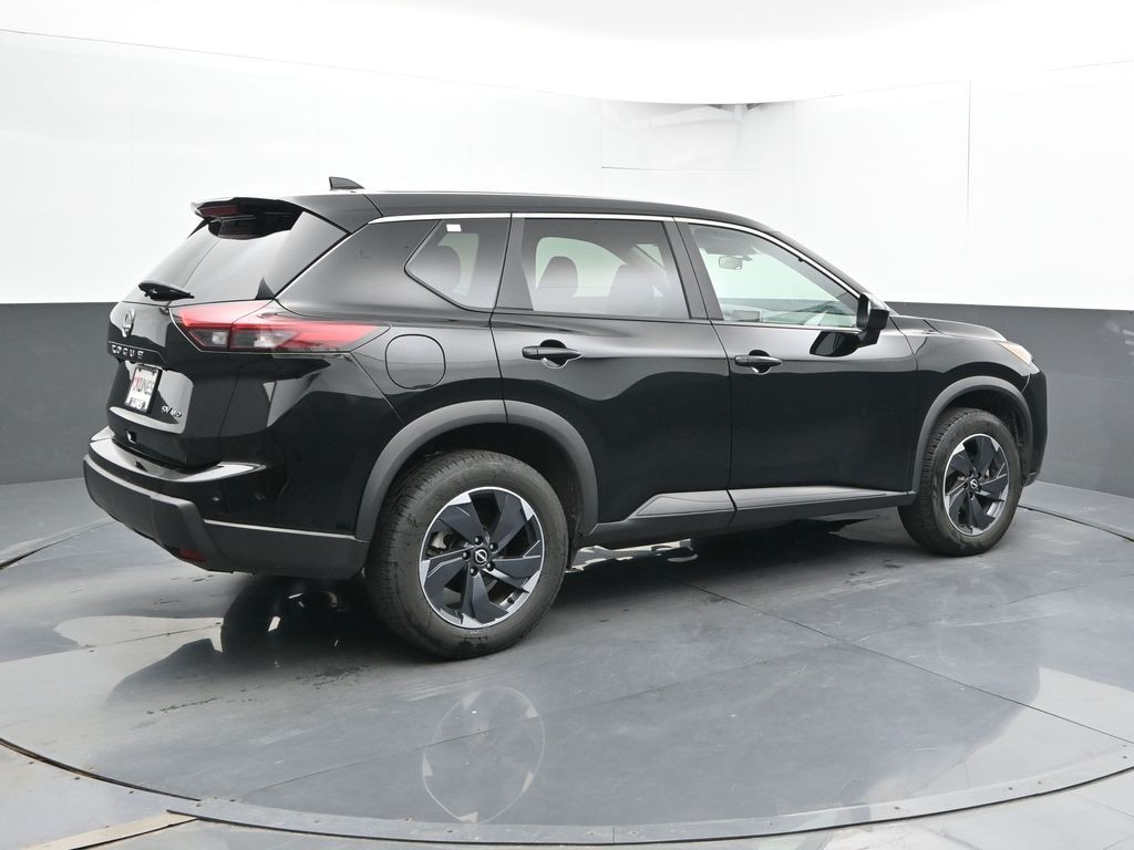 Used 2024 Nissan Rogue SV SUV