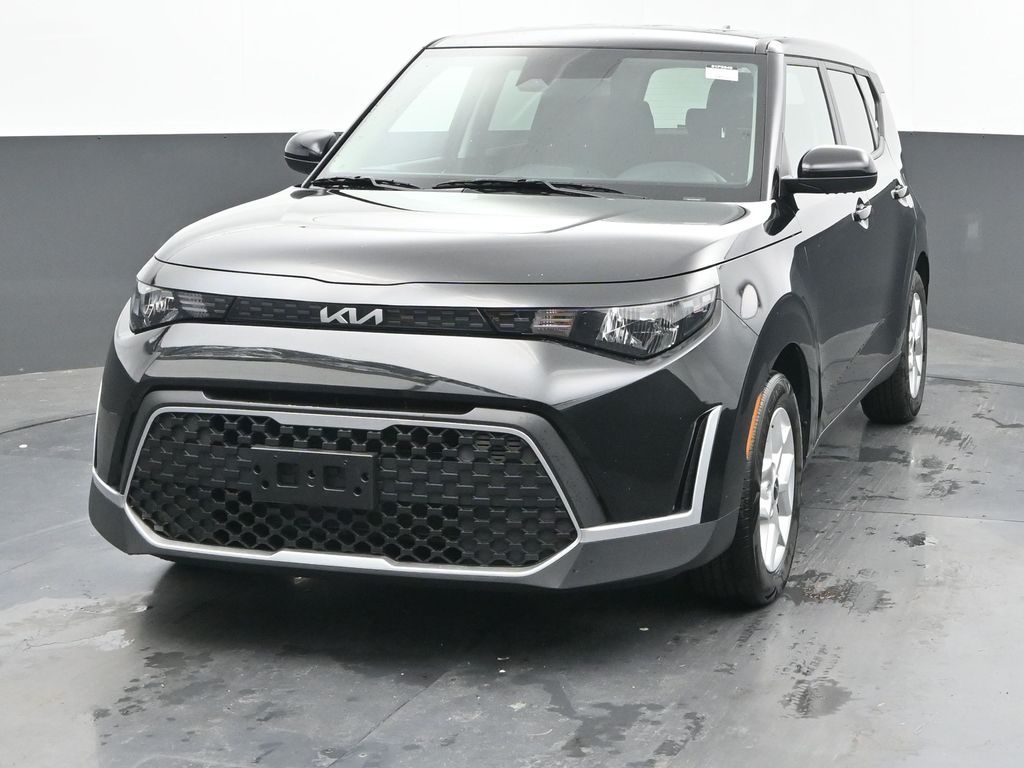 2024 Kia Soul LX photo 3