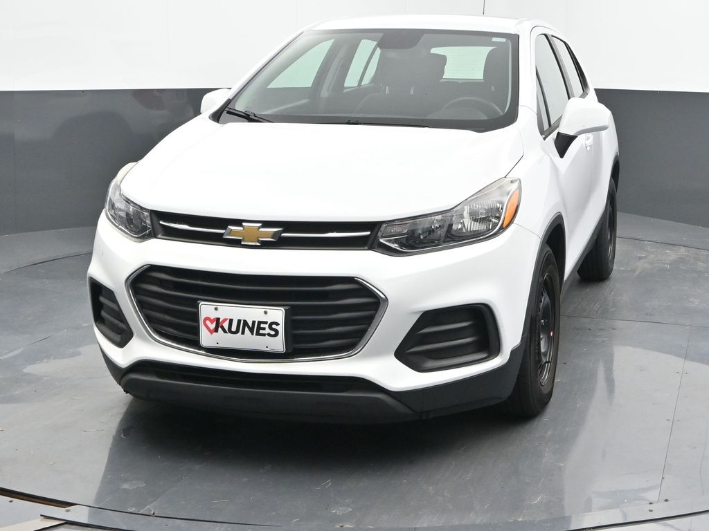 2018 Chevrolet Trax LS photo 3