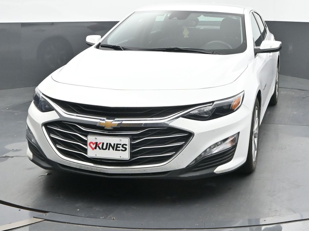 2024 Chevrolet Malibu 1LT photo 3