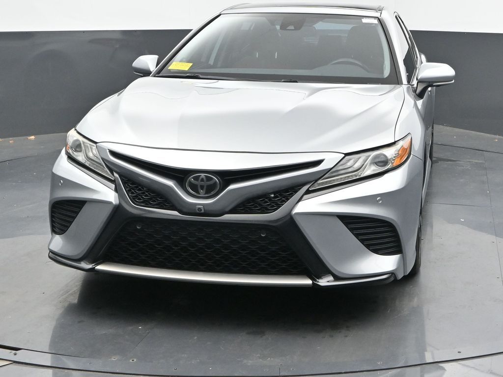 2019 Toyota Camry XSE photo 3