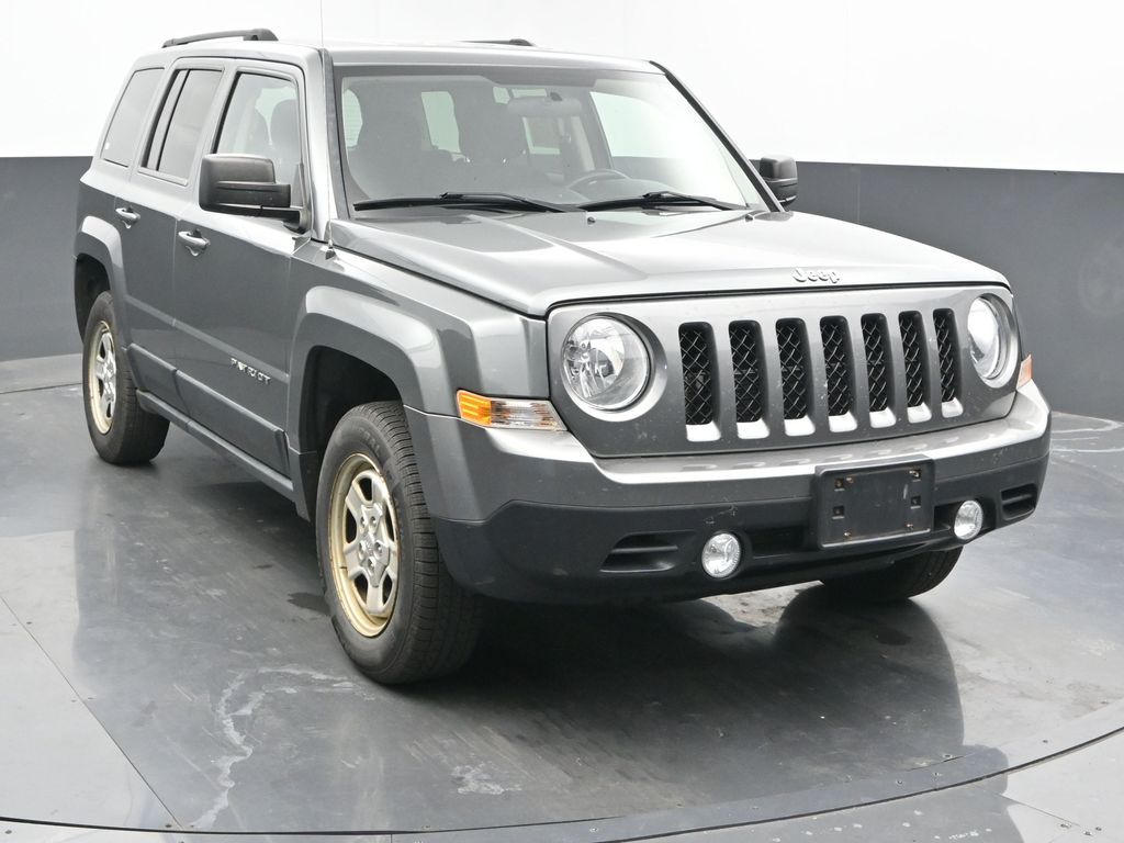 2011 Jeep Patriot Sport photo 2