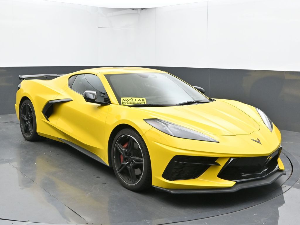 2025 Chevrolet Corvette Stingray 2LT photo 2