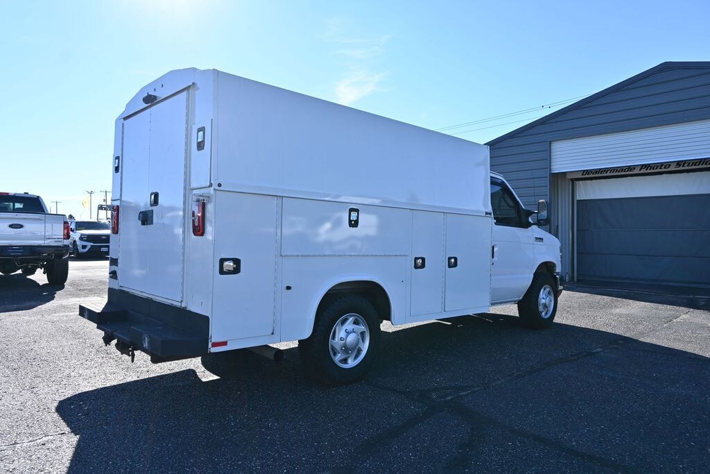 Used 2021 Ford E-350 Cutaway Truck