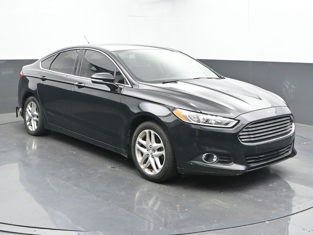 2013 Ford Fusion SE photo 2