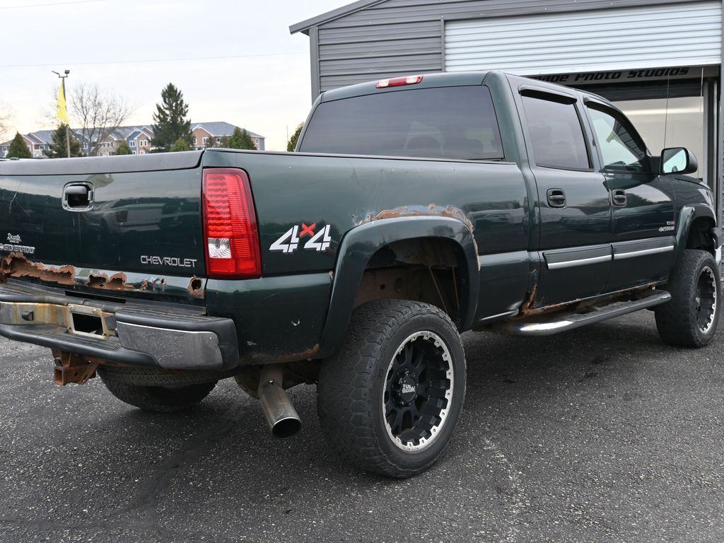 2005 Chevrolet Silverado 2500HD LS photo 3