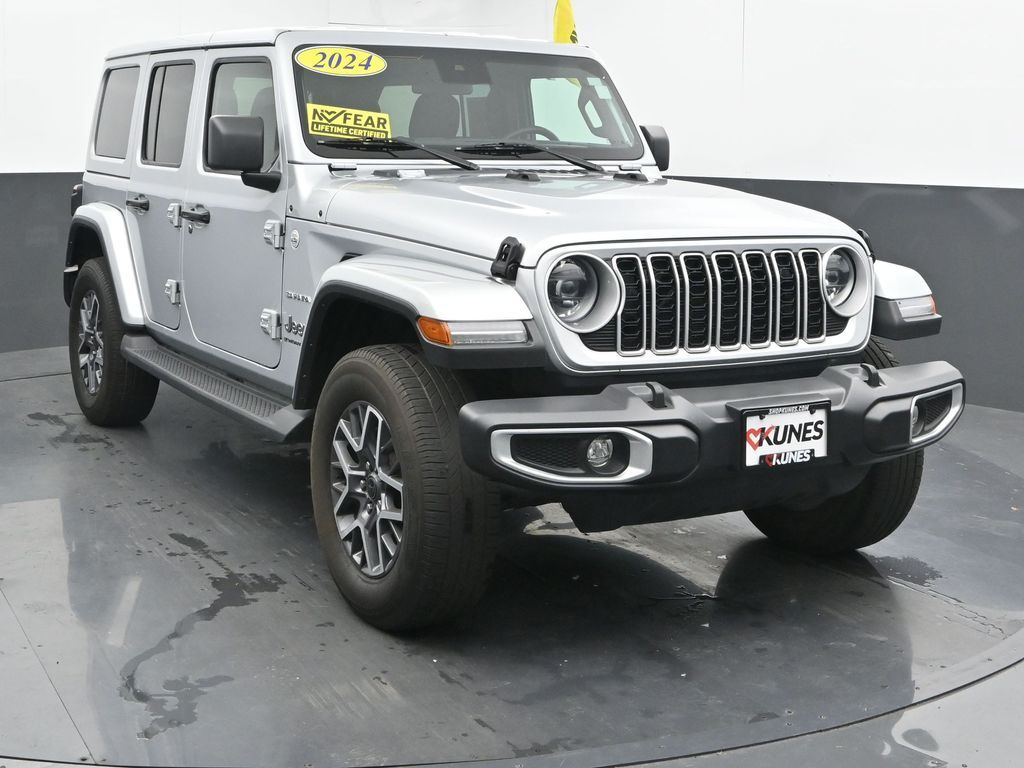 2024 Jeep Wrangler Sahara photo 2
