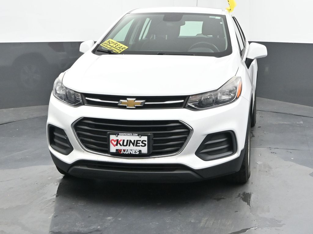 2018 Chevrolet Trax LS photo 3