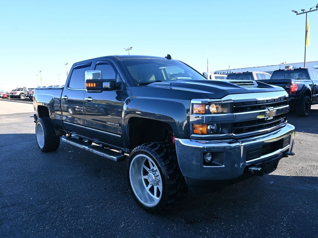 2018 Chevrolet Silverado 2500HD LTZ photo 3