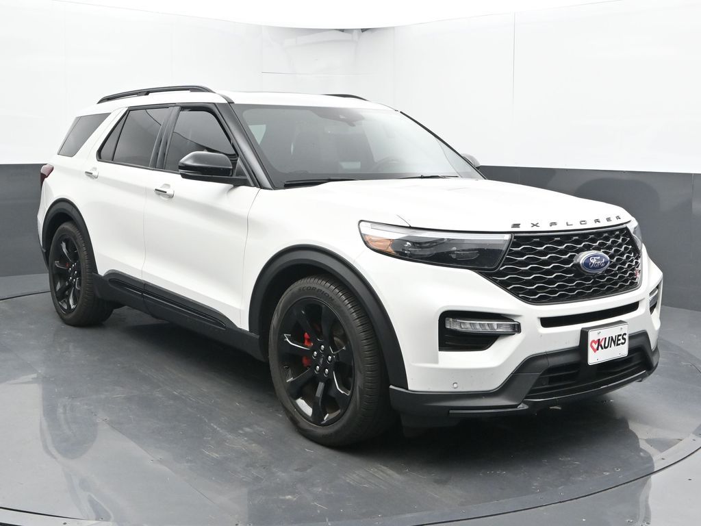 2023 Ford Explorer ST photo 2