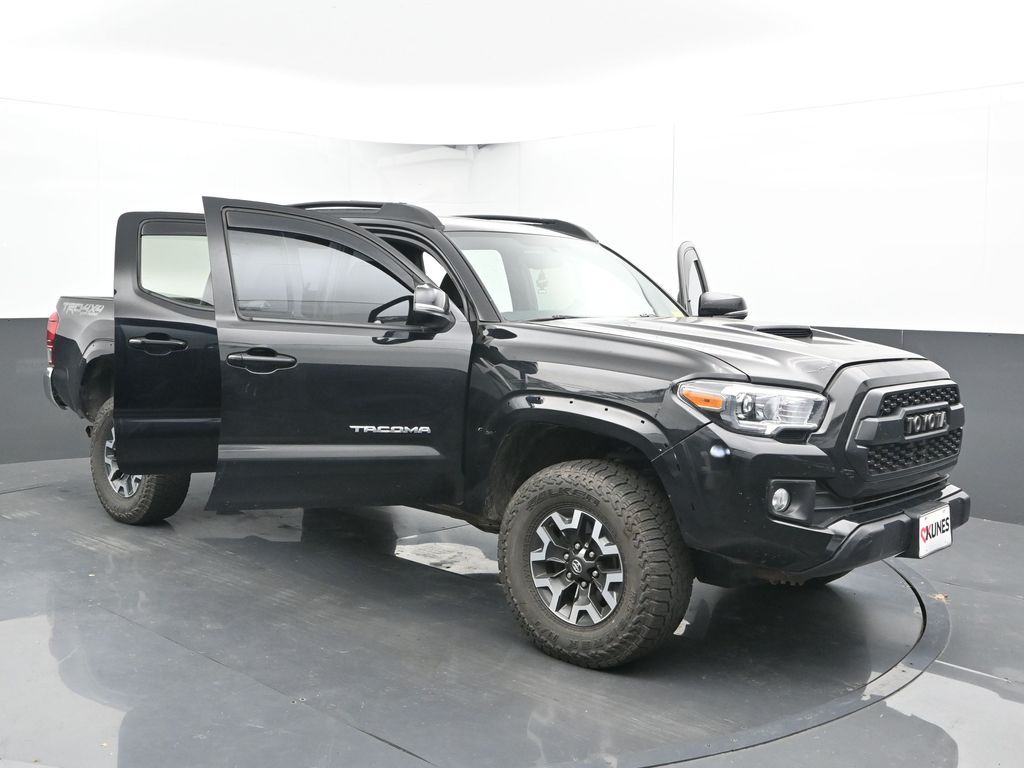 2017 Toyota Tacoma SR photo 2