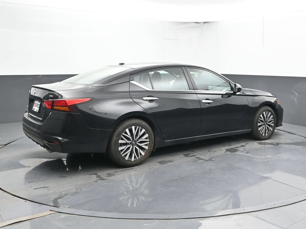 Used 2024 Nissan Altima 2.5 SV Sedan