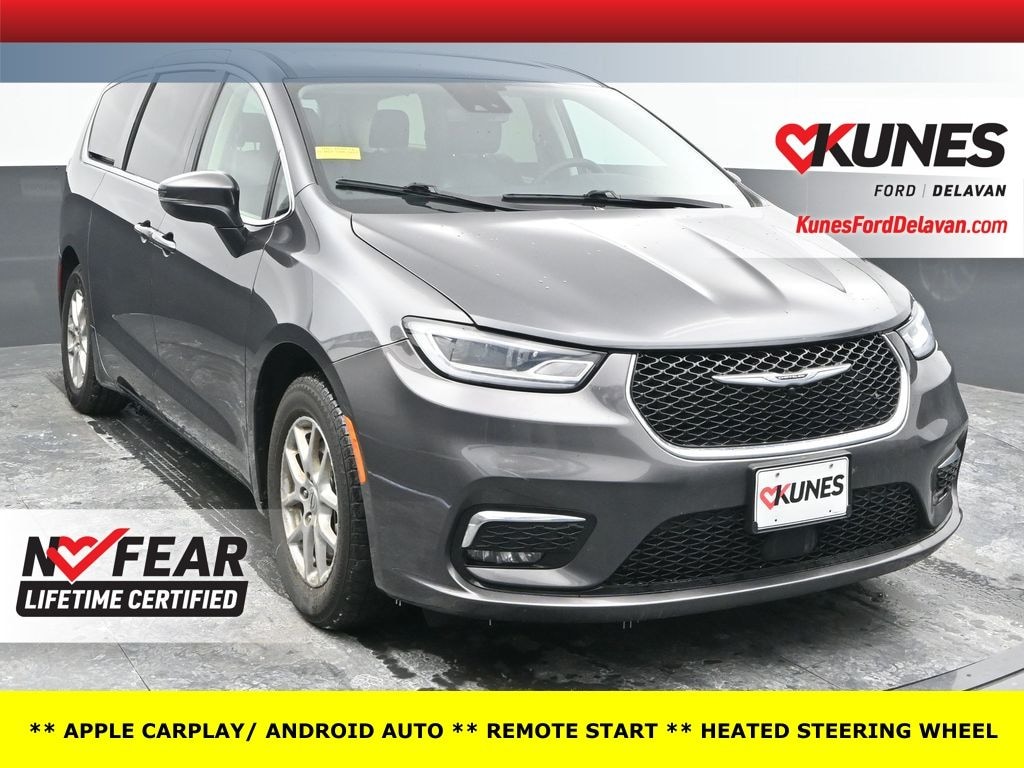 Used 2023 Chrysler Pacifica Touring L Van Passenger Van