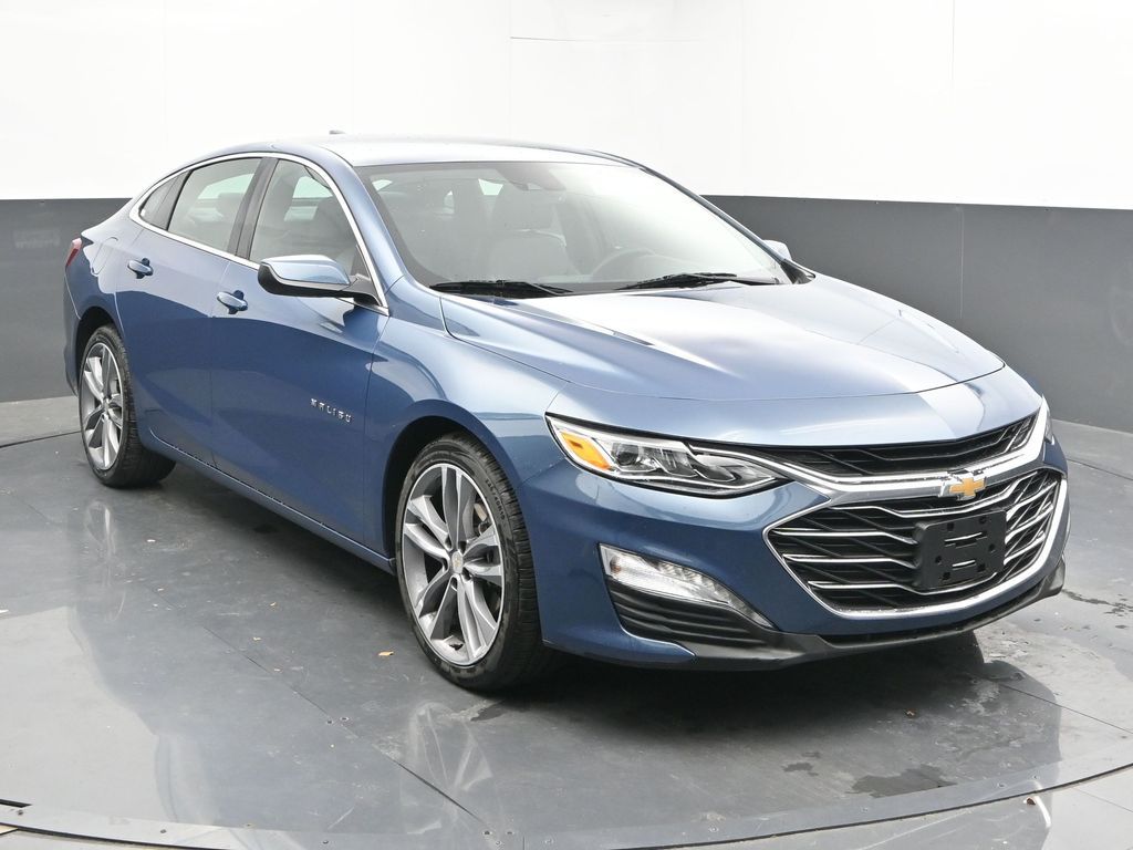 2024 Chevrolet Malibu Premier 2LT photo 2