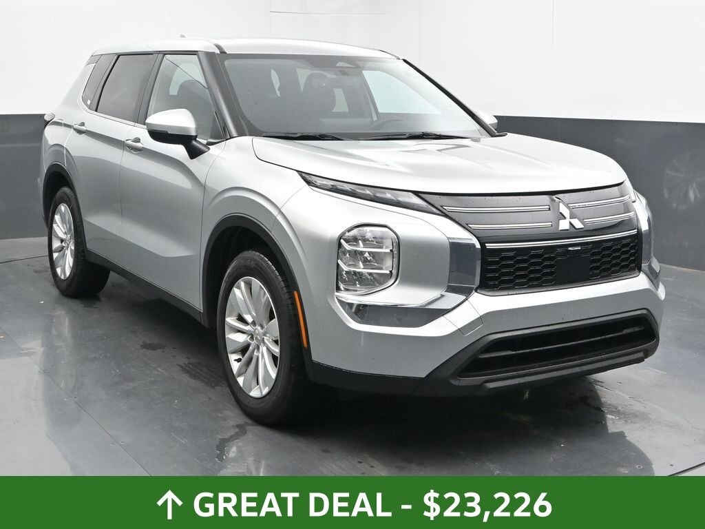 Used 2025 Mitsubishi Outlander ES SUV