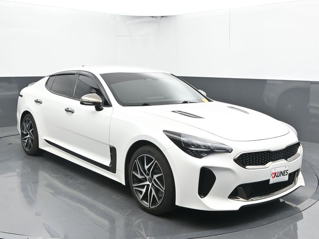 2023 Kia Stinger GT-Line photo 3