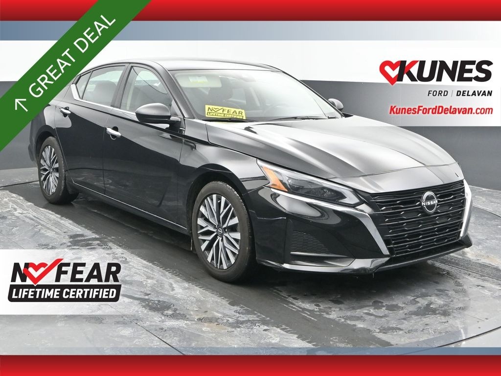 Used 2024 Nissan Altima 2.5 SV Sedan