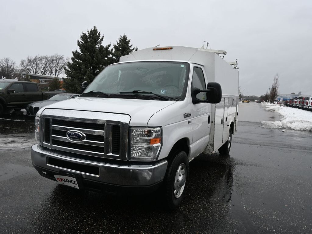 Used 2016 Ford E-350 Cutaway Base Truck
