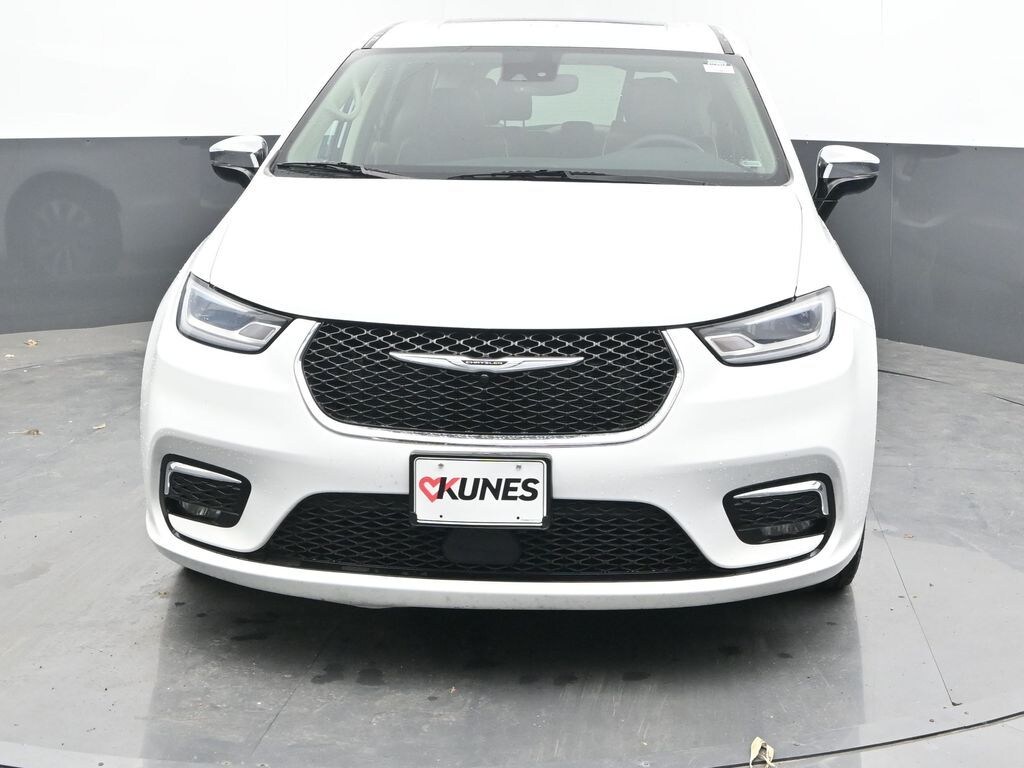 Used 2023 Chrysler Pacifica Plug-In Hybrid Limited Van Passenger Van